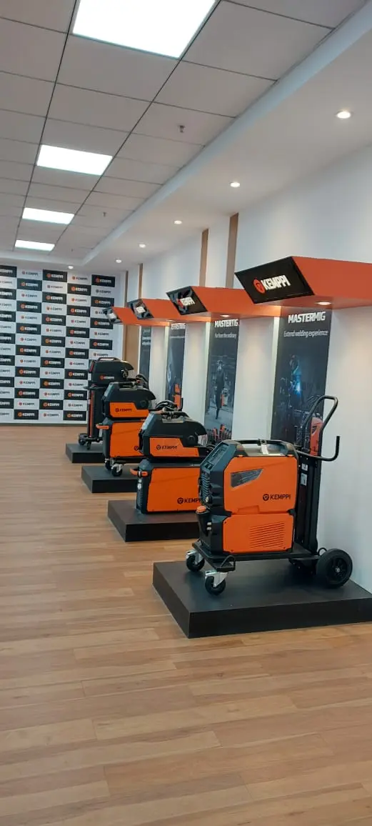 Waiting Lounge, Modern style from Kemppi India Pvt Ltd in Chakan by Matrix FMS (Interiors) India Pvt Ltd
