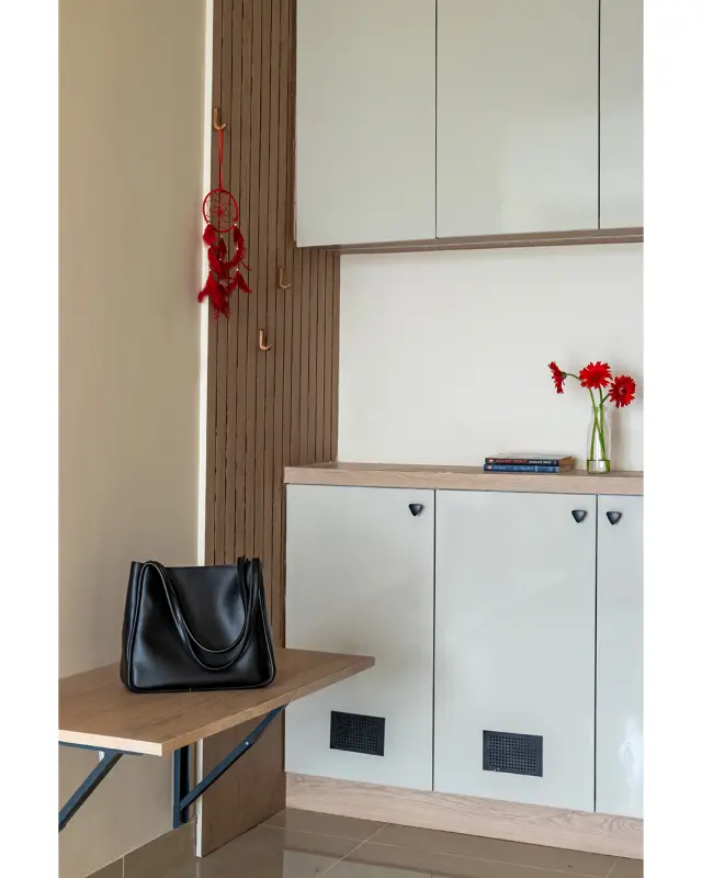Foyer / Entrance, Modern style from Serenity Modern Minimalist Home Interior in Pune by Apoorva Karandikar