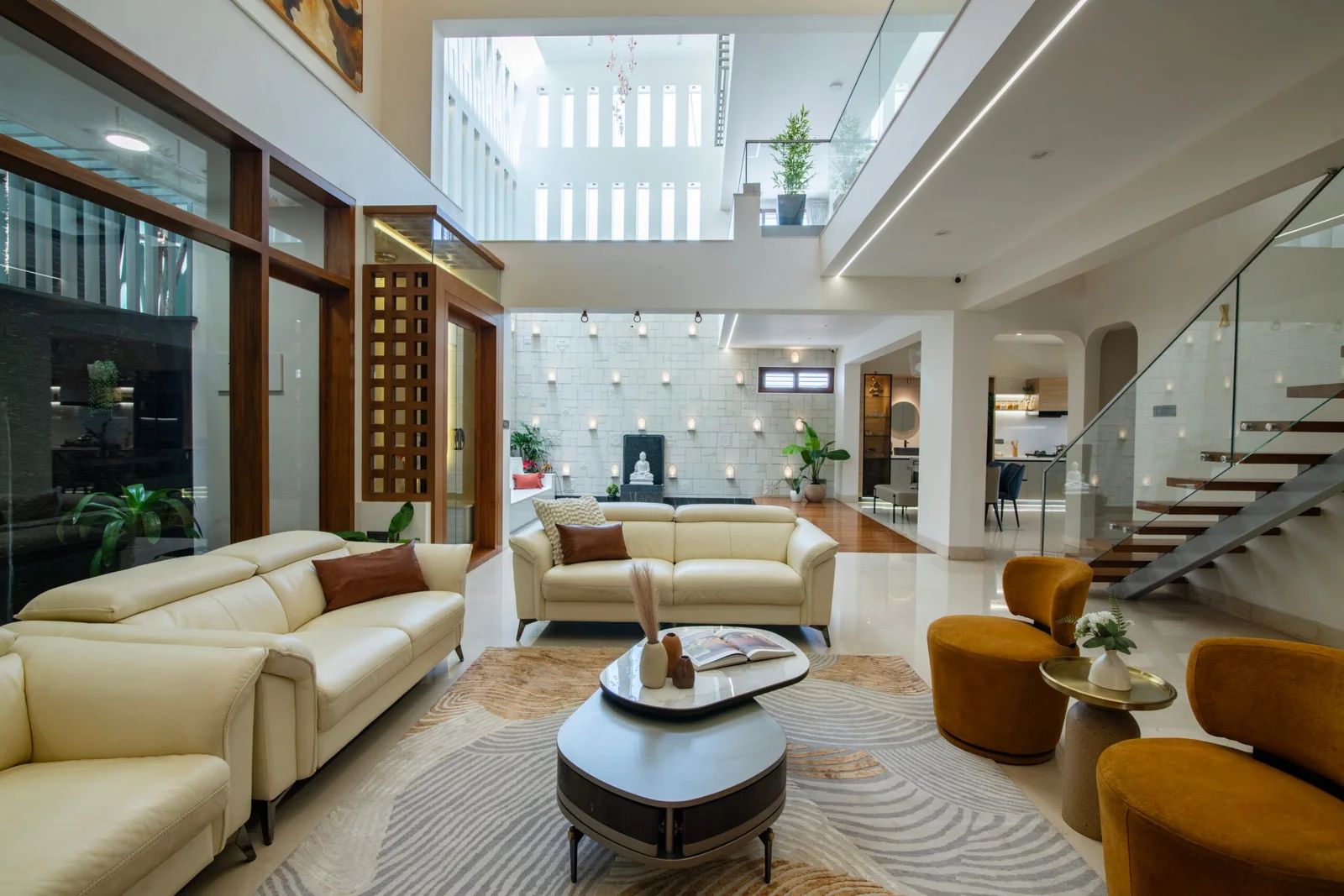 Modern Courtyard Residence Design